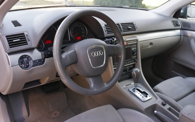 Audi A4 cena 18900 przebieg: 352000, rok produkcji 2007 z Łaszczów małe 211